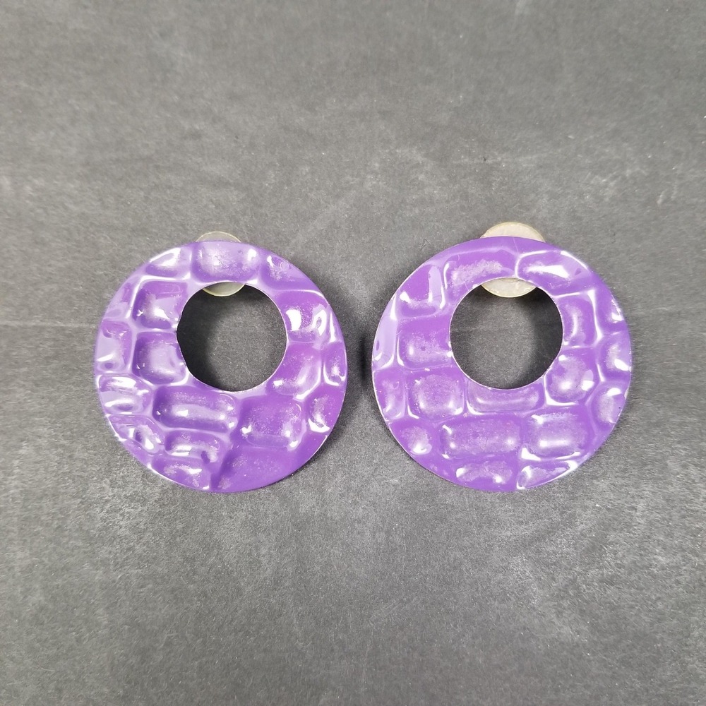 Vintage Purple Enamel Hammered Hoop Post Earrings Retro Geometric Statement 1.5"